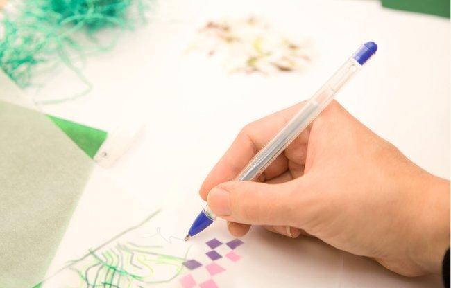 TOMBOW Glue Pen, für feinste Bastelarbeiten