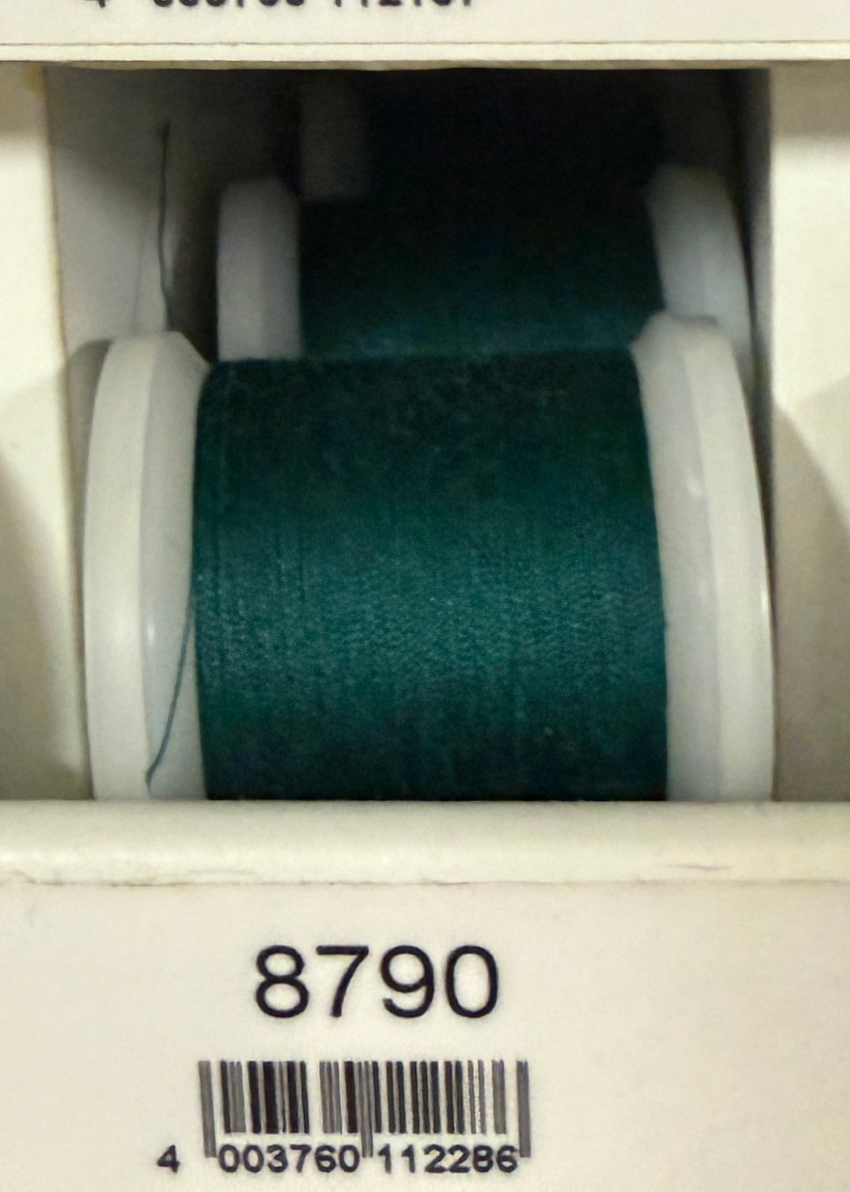 Faden in Flaschengrün