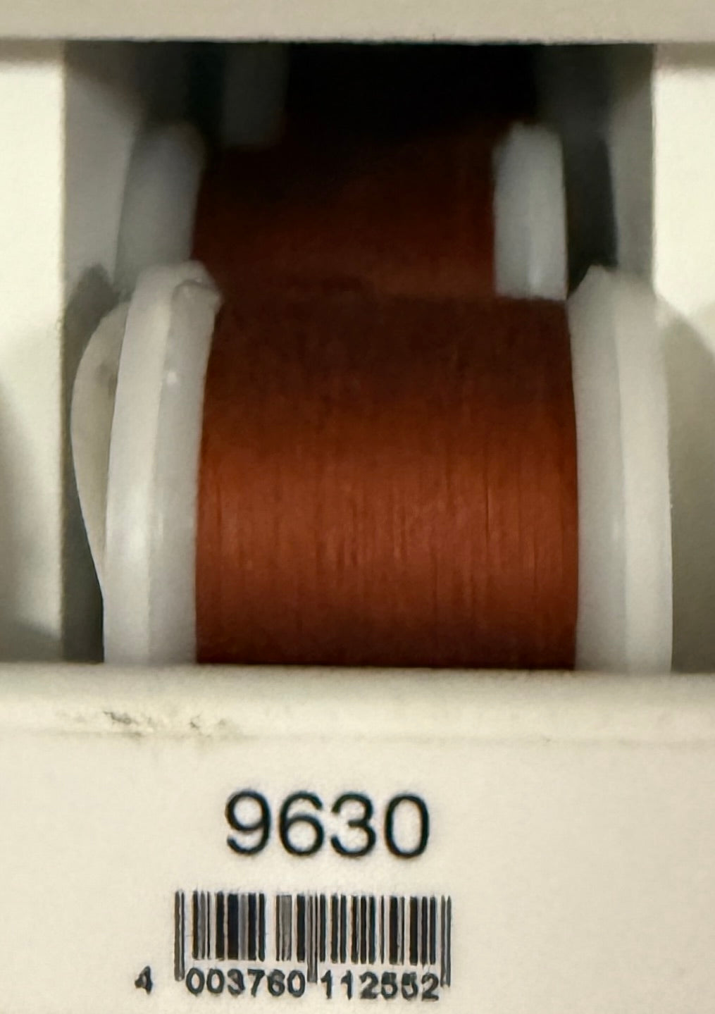 Faden in Orangebraun