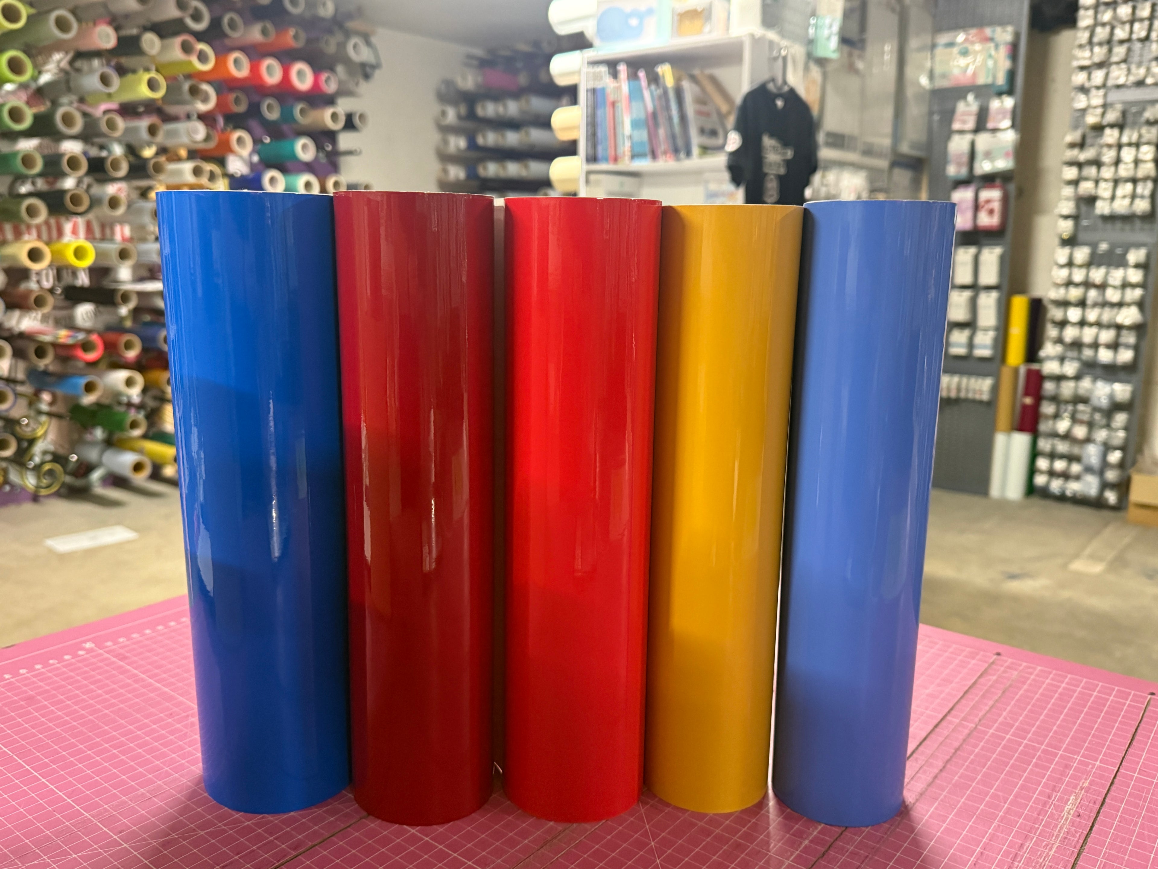 restekiste-oracal-951-50cm-stucke-ca-5-farben – Simply Kreativ Schweiz