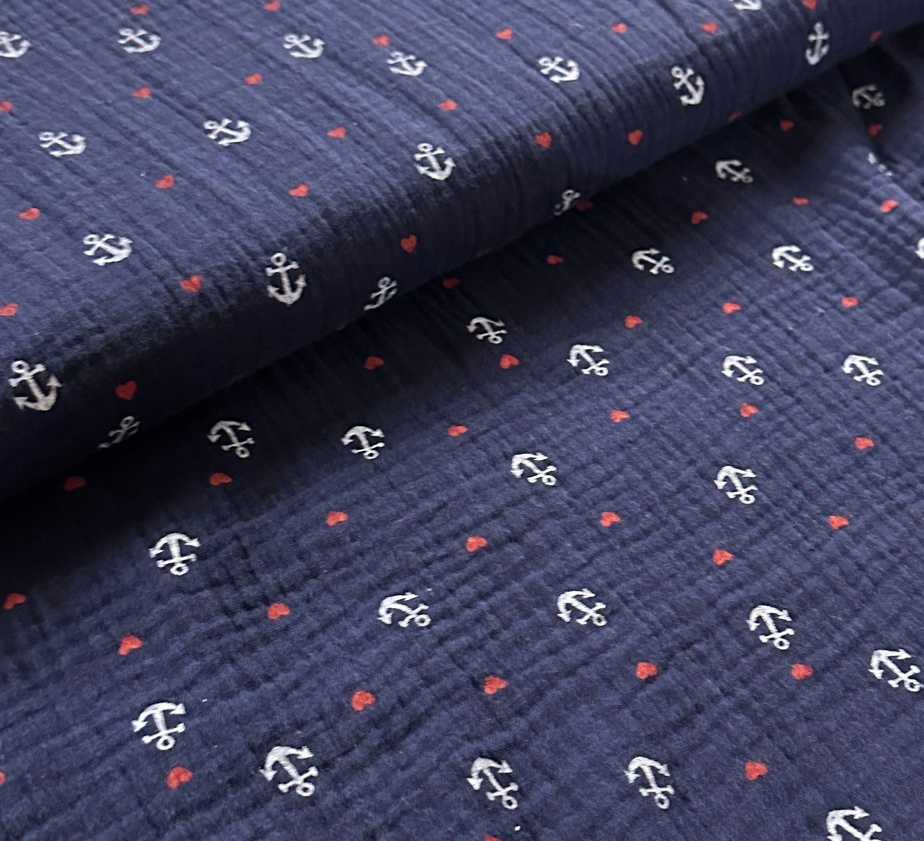 Musselin Double Gauze Stoff, navy mit Anker und Herzen