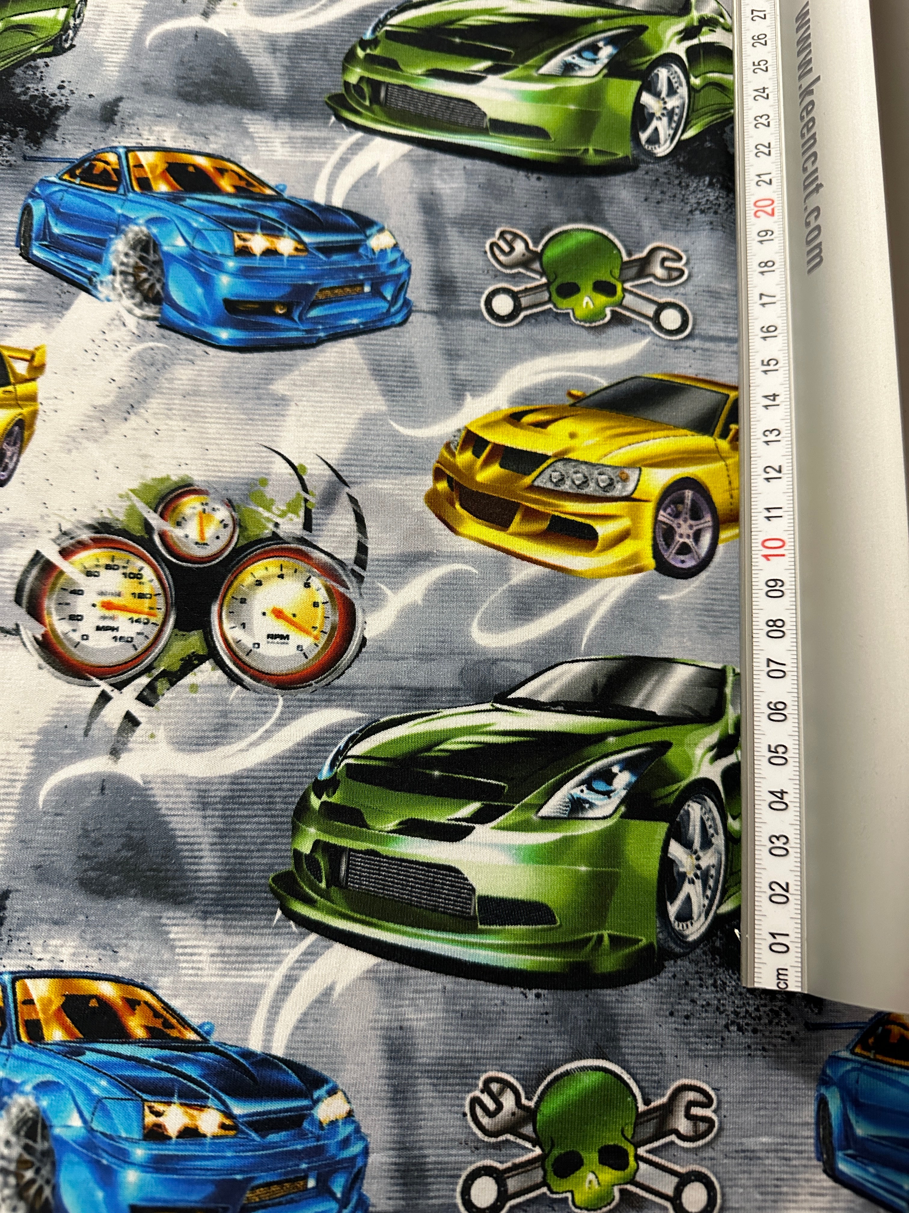 Stoffreste grau mit Autos