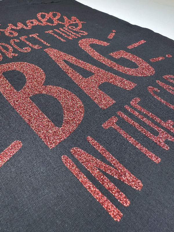Stofftasche schwarz mit dunkel rotem Glitzer Schriftzug. Einzelstück - Simply Kreativ Schweiz 
